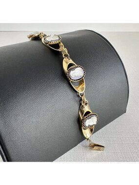 Glass Cameo Bracelet Gold Tone Open Oval Links Box Clasp Classical Portrait